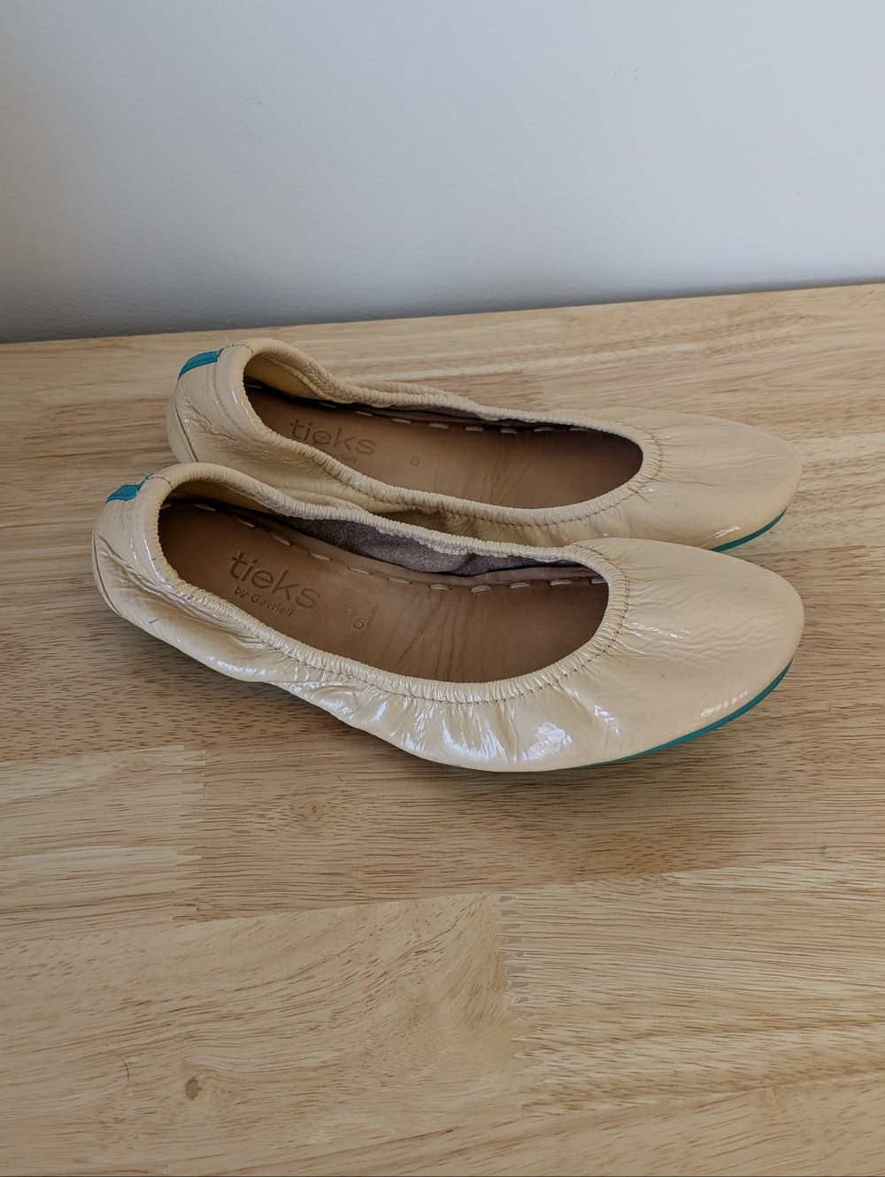 Tieks By Gavrieli Patent Leather Flats In Biscotti Size 5